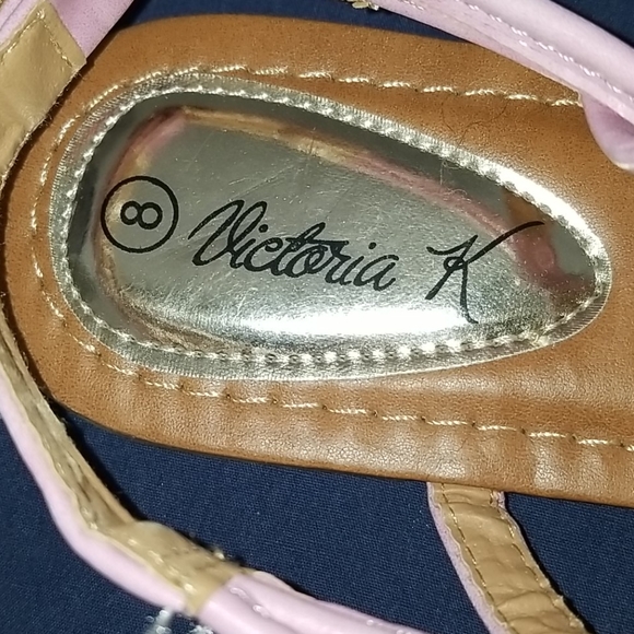 Women's Sandals - Picture 4 of 4